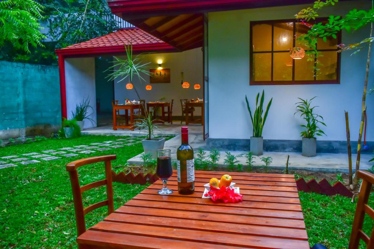Onera Villa Hikkaduwa Extérieur photo